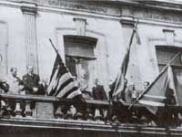 Le jour de la Libération de Caudry, le 4 septembre, les drapeaux américain et britannique sont hissés aux côtés du drapeau français.