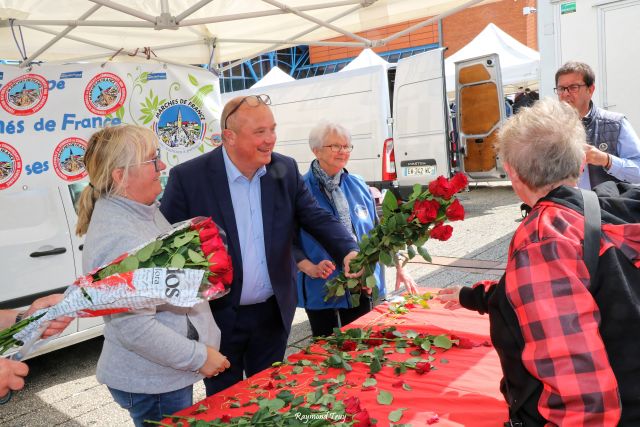 Caudry célèbre la fête des mères avec un geste de générosité florale