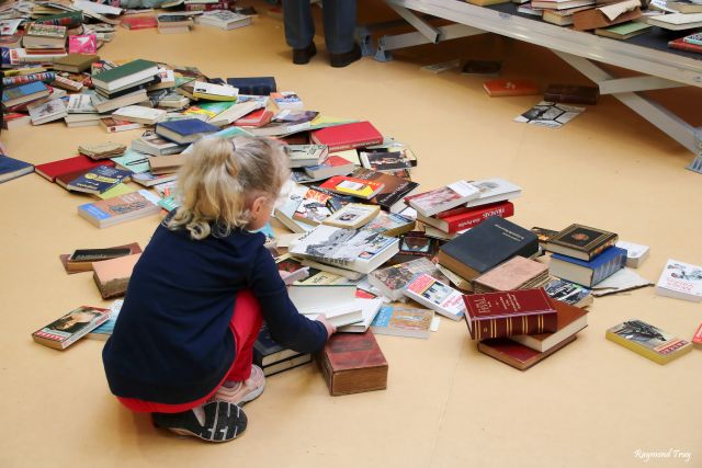 Démolition du mur des livres ...