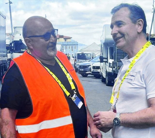 Manolo Ramirez distingué pour 20 ans de bénévolat sur le TOUR DE FRANCE ...