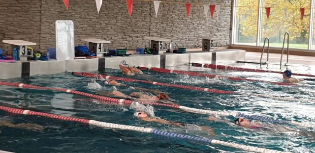 Participation des Sports Nautiques du Caudrésis-Catésis à un stage intensif de natation