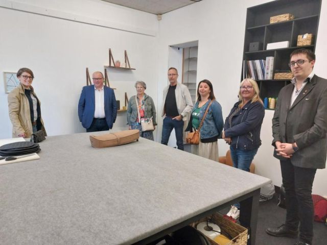 Visite des élus - sellerie Fanny Gabet ...