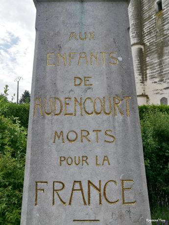 réfection du monument aux morts d'Audencourt.