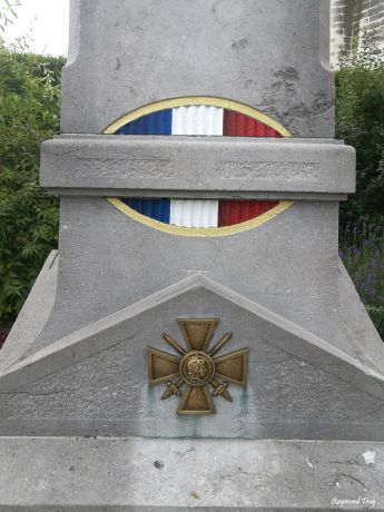 réfection du monument aux morts d'Audencourt.